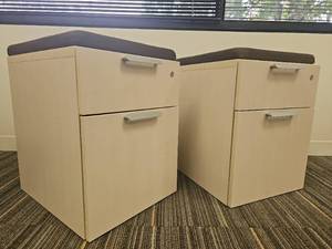 lot 13017 image: (2) Modern 2-Drawer Mobile File Cabinet with Cushion Top