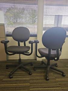 lot 13033 image: (2) Professional Ergonomic Office Task Chairs