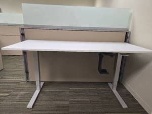 lot 20007 image: 5.10ft Humanscale Modern Rising Standing White Desk