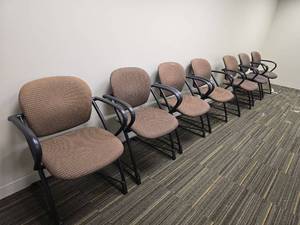 lot 20041 image: Office Guest Chair Set with Filing Cabinet