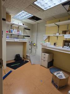 lot 20056 image: Janitorial Room Contents
