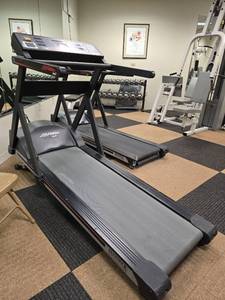 lot 20069 image: Life Fitness 9500HR Commercial Treadmill