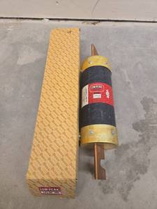 lot 49667 image: (3) Low-Peak LPS-RK-500 Dual-Element Time-Delay Fuse