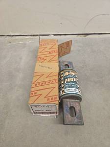 lot 49669 image: (3) Hi-Cap KRP-C 800 Industrial Fuse