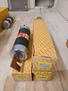 lot 49670 image: (3) Fusetron FRS-R 400 Industrial Fuse