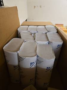 lot 49687 image: Bulk Georgia Pacific Preference White Multifold Paper Towels