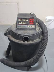 lot 49704 image: Craftsman 16-Gallon WetDry Shop Vacuum