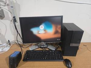lot 49708 image: Dell OptiPlex 7050 Desktop Computer Set