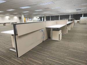 lot 20355 image: Modern Office Cubicle Workstations Set