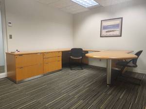 lot 20356 image: Executive L-Shaped Desk Set with Side Return