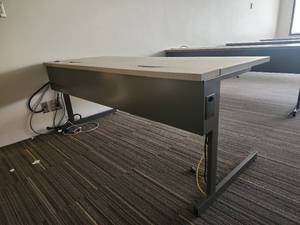 lot 20376 image: Student Desk W Cable Management