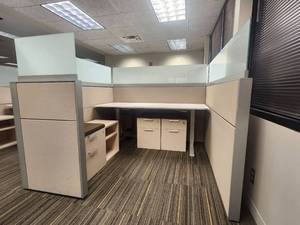 lot 20402 image: Modern Office Cubicle System with Storage