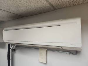 lot 3252 image: Daikin FTXS30LVJU Inverter Split AC Unit - Outside Unit Included