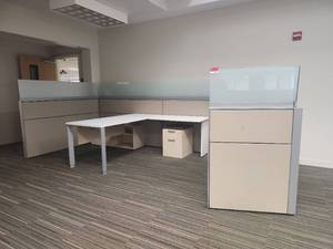 lot 13157 image: Modern L-Shaped Office Desk with Privacy Panel