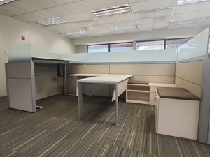 lot 13167 image: Modern Office Desk With Filing Cabinets&nbsp