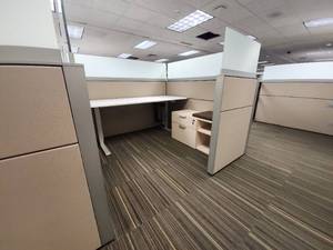 lot 20406 image: Modern Office Cubicle Set with Storage