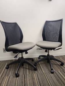 lot 20500 image: Modern Mesh Back Office Chairs - Set of 2