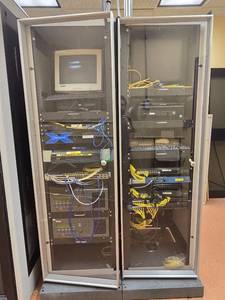 lot 20090 image: Professional Server Rack Cabinet System