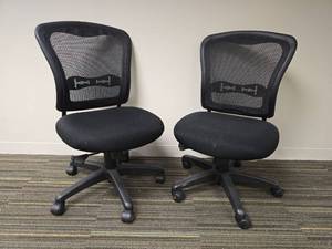 lot 49720 image: (2) Black Mesh Back Office Task Chairs