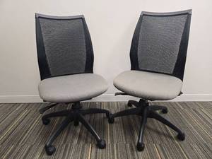 lot 49742 image: (2) Haworth Zody Ergonomic Office Chairs