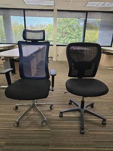 lot 49754 image: (2) Modern Ergonomic Mesh Office Chair