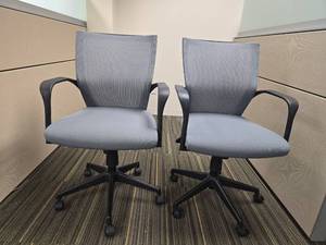 lot 49758 image: (2) Openplan Mesh Office Chairs - Grey