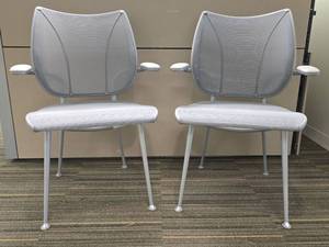 lot 49770 image: Modern White Mesh Office Chairs Set