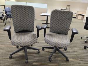 lot 49776 image: Professional Office Task Chair with Pattern Upholstery