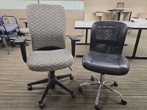 lot 49777 image: Office Task Chairs - Set of 2
