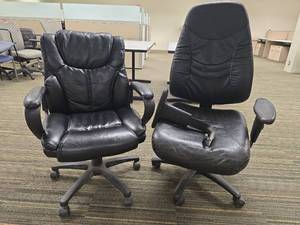 lot 49778 image: (2) Black Leather Executive Office Chairs