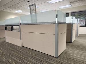 lot 13156 image: Office Cubical Set