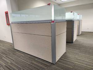 lot 13155 image: Office Cubical Set