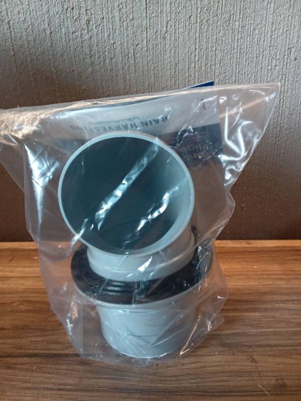 lot 2702 image: Flanged Tank Overflow Kit High Volume 3 in. Rainwater Collection