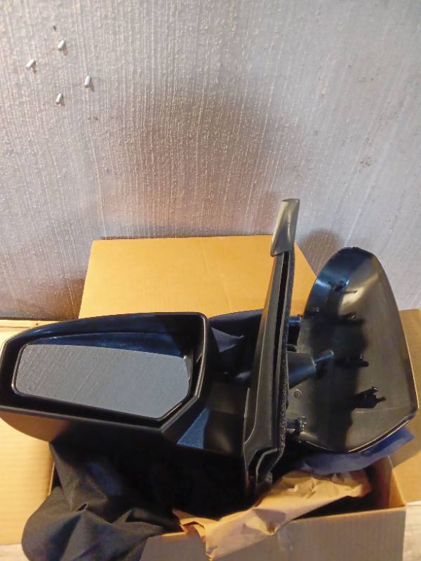 lot 6253 image: Black Side View Mirror  - Retail $100