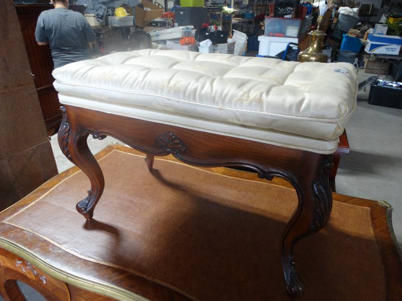 Wooden Ottoman Bench Seat Padded Wichita Auction Ict Wooden Ottoman Bench Seat Padded Wichita Auction Ict
