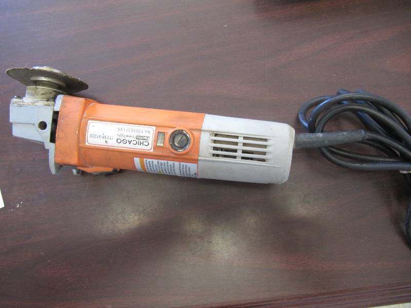 lot 208 image: 4  CHICAGO ANGLE GRINDER (TESTED)    (SHOP TOOLS)