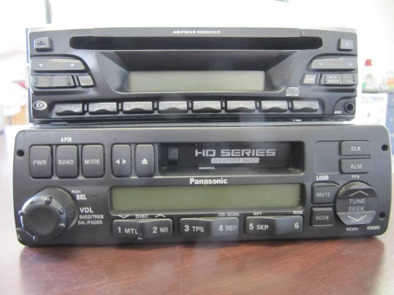 lot 211 image: TWO USED TRUCK RADIOS - AMFM -CD