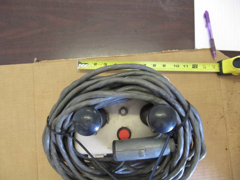lot 767 image: HEAVY DUTY CONTROL BOX  FOR RAMSAY WRENCHES OR USE FOR TILT AND SLIDING TRAILERS