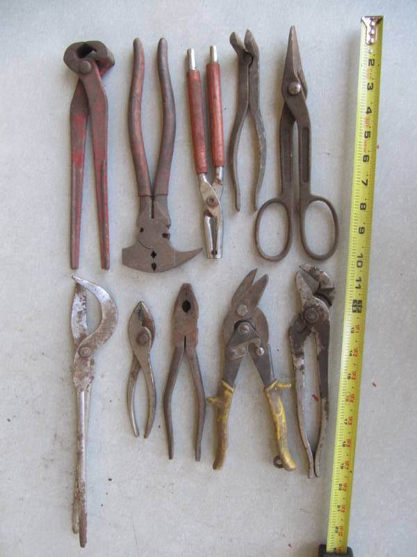 lot 772 image: LOT OF 10 ASSORTED SPECIALTY PLIERS & CUTTERS