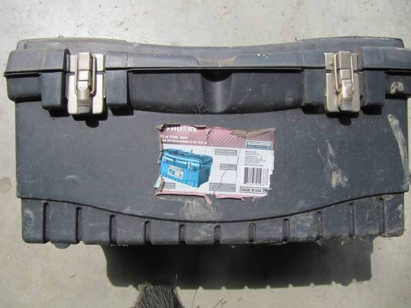 lot 780 image: EMPTY DURABLE TOOL BOX