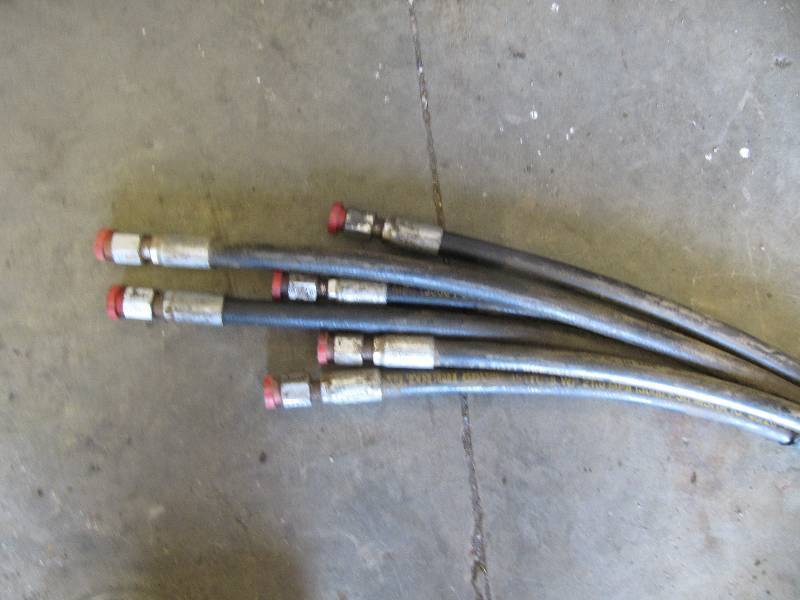 lot 698 image: New Lot of  (3) High Pressure 3000 PSI  Hydraulic Hose 5  6 Long with -16 Fitting