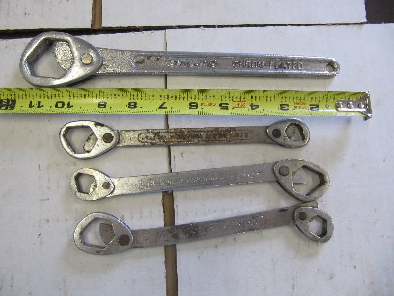 lot 734 image: Set of Universal Multi Wrenches (Shop Tools)