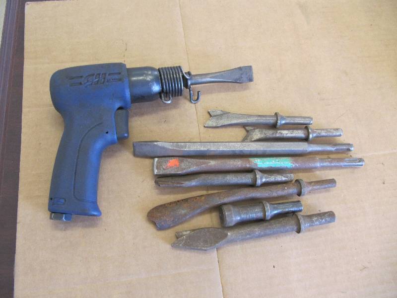 lot 763 image: Lot CH Air Hammer  Chisel and 9 Bits of Air Chisels (Shop Tools)_Tested