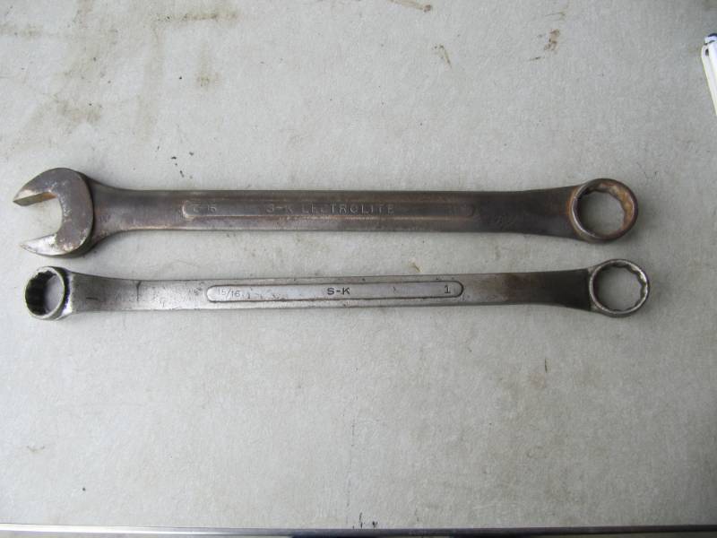 lot 294 image: LOT OF 2 SK WRENCHES  1 18 ,  1561 & 1    (SHOP TOOLS )