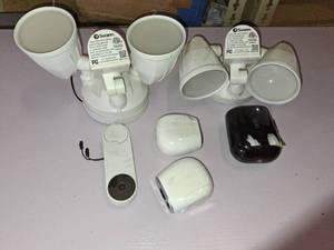 lot 5705 image: Lot of Miscellaneous security cameras