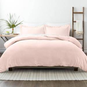 lot 7229 image: Noble Linens 3-Piece Blush Duvet Cover Set  King Cal King