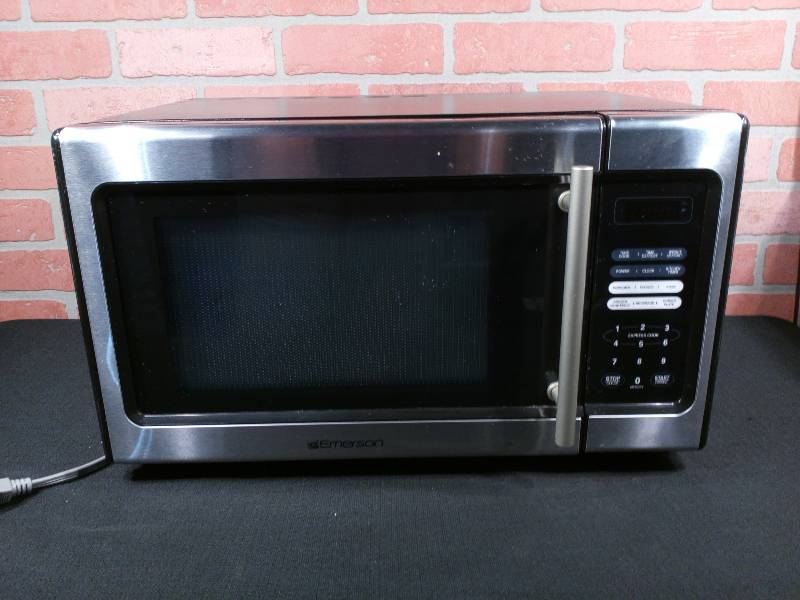 lot 4 image: Emerson Microwave