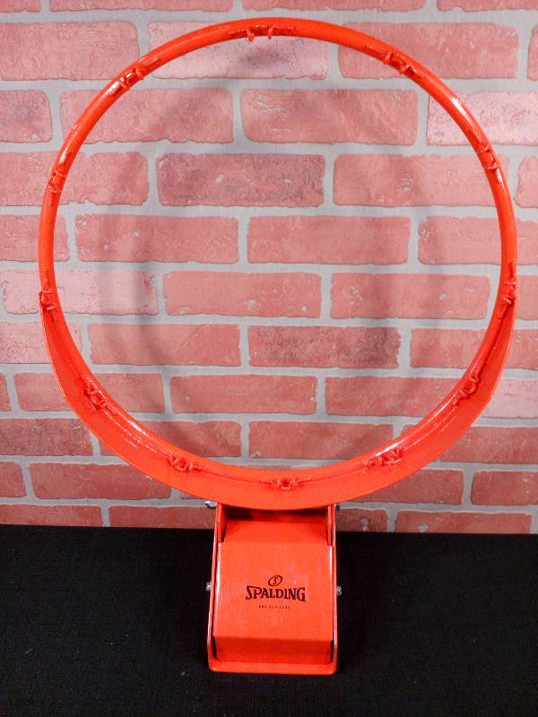 lot 6 image: Spalding Basketball Hoop