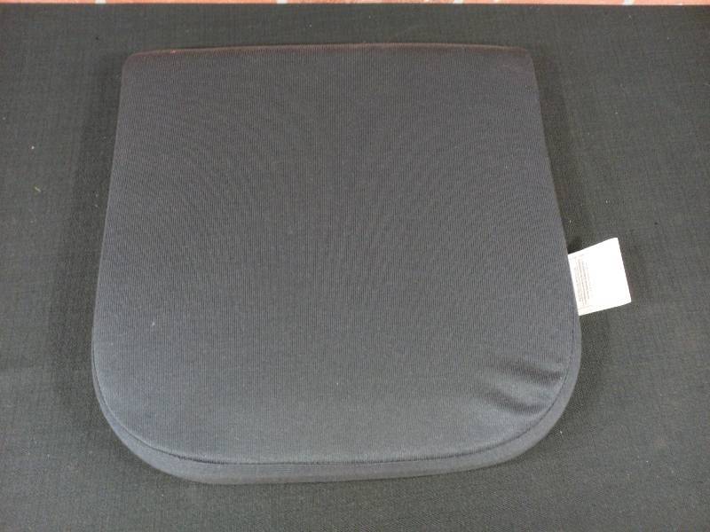 lot 12 image: Alert Cooling Gel Memory Foam Seat Cushion