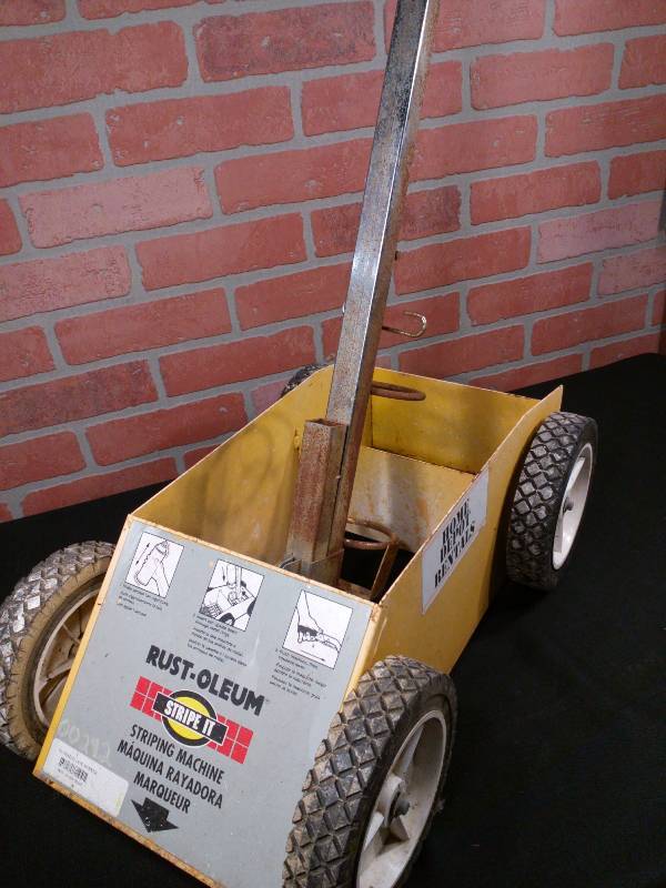 lot 40 image: Rust-Oleum Spray Paint Striping Machine